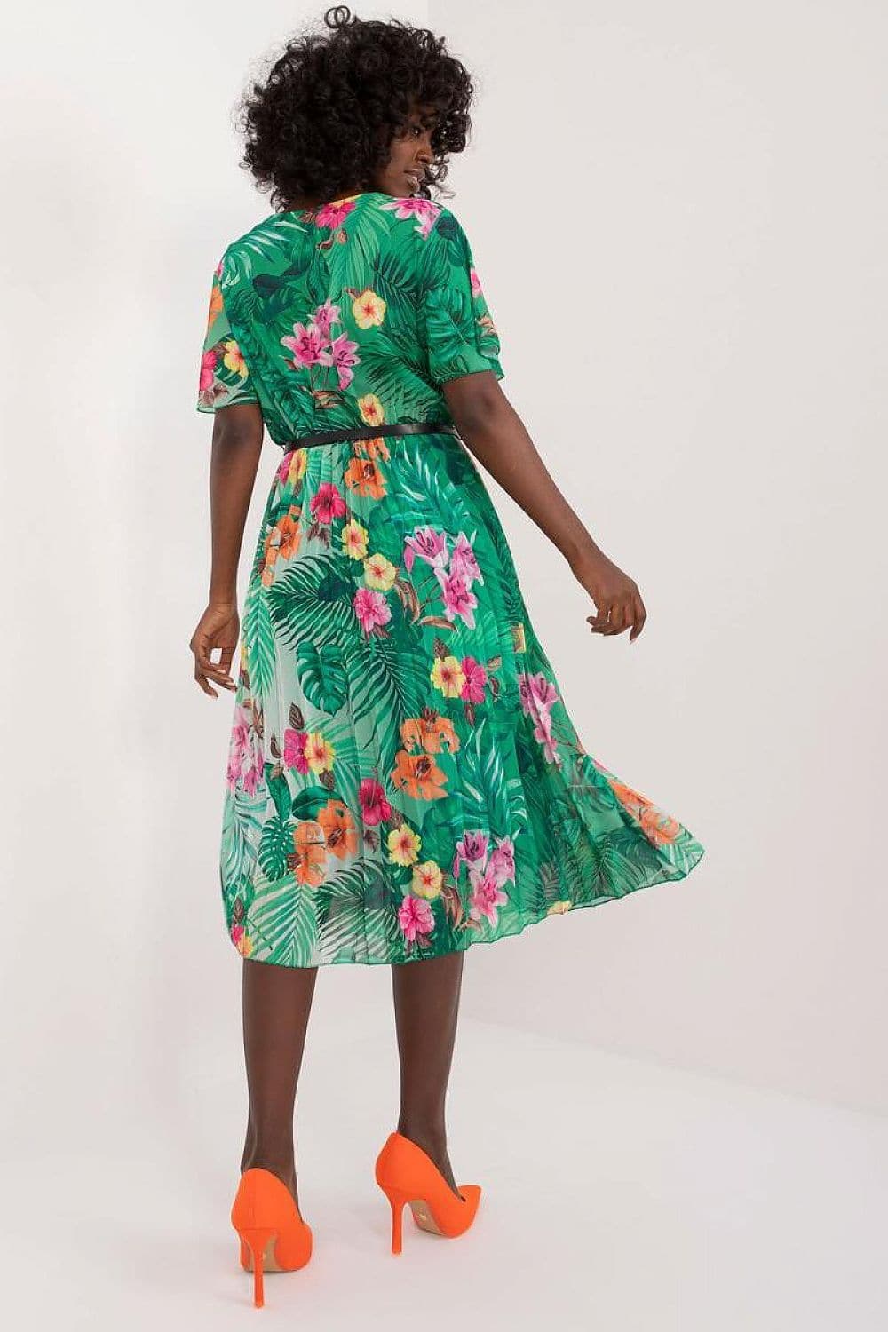 Robe fleurie verte midi plissée – Image 3